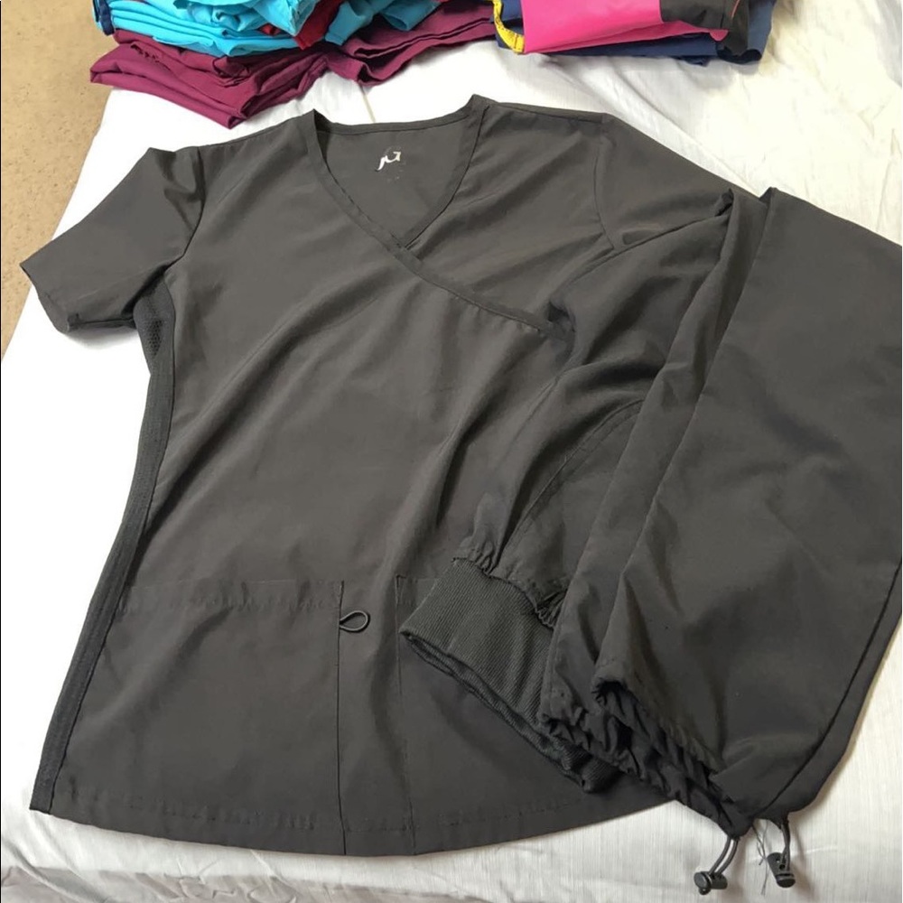 Scrubs - Picture 2 of 15